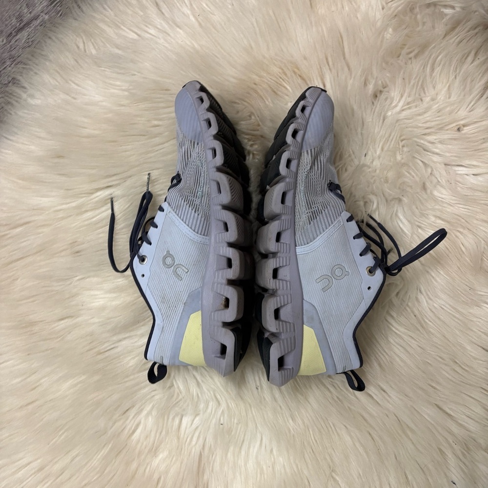 On Running Cloudstratus Light Blue and Yellow Shoes ON W CLOUD X 3 SHIFT sz 8 - Picture 3 of 9
